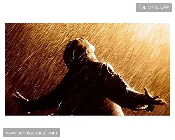 围绕住在十字架里的母亲展开一段命运交织的家族救赎传奇